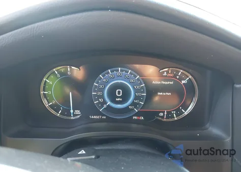 2018 Cadillac Escalade Luxury z USA, uszkodzony, nr VIN 1GYS4BKJ0JR124792